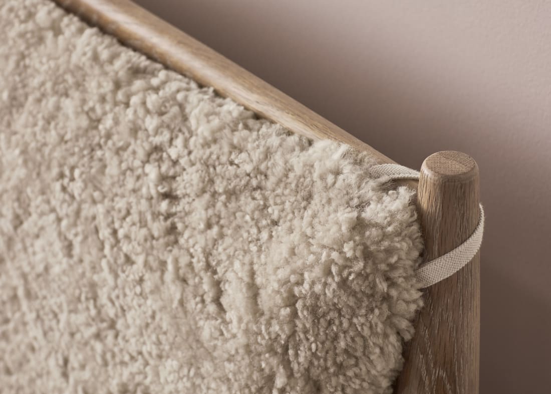 Shearer Bagel Bed in Whitewashed Oak