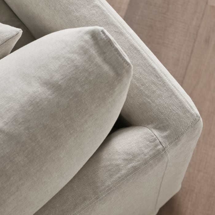 BRUGES LOVESEAT TIER 2 044-cropped