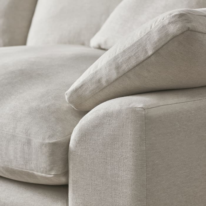 577798 cuddlemuffin chaise sofa detail 001 cropped