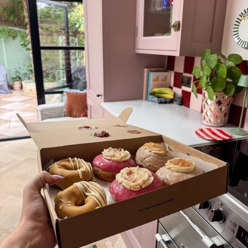 Sofa, sugar and staying put - the holy grail of downtime. 

We’ve teamed up with @crosstown to bake up a batch of limited-edition doughnuts inspired by our most delicious fabric names. Expect Autumn on a plate. Spiced pumpkin… But no spoon required.

*Free Loaf x Crosstown doughnuts are being served every Saturday and Sunday at all Loaf shacks in London until 2nd November. First come, first scoffed. Also available in all @crosstown stores and online. 
🍩
1: @lucyalicehome 
2-6: @batterseabeat 
7: Via Pinterest