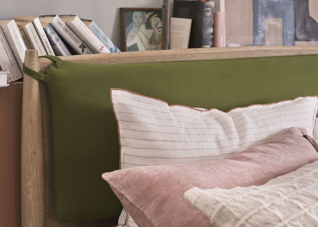 Bagel Bed in Whitewashed Oak in Potted Plant Green Twill