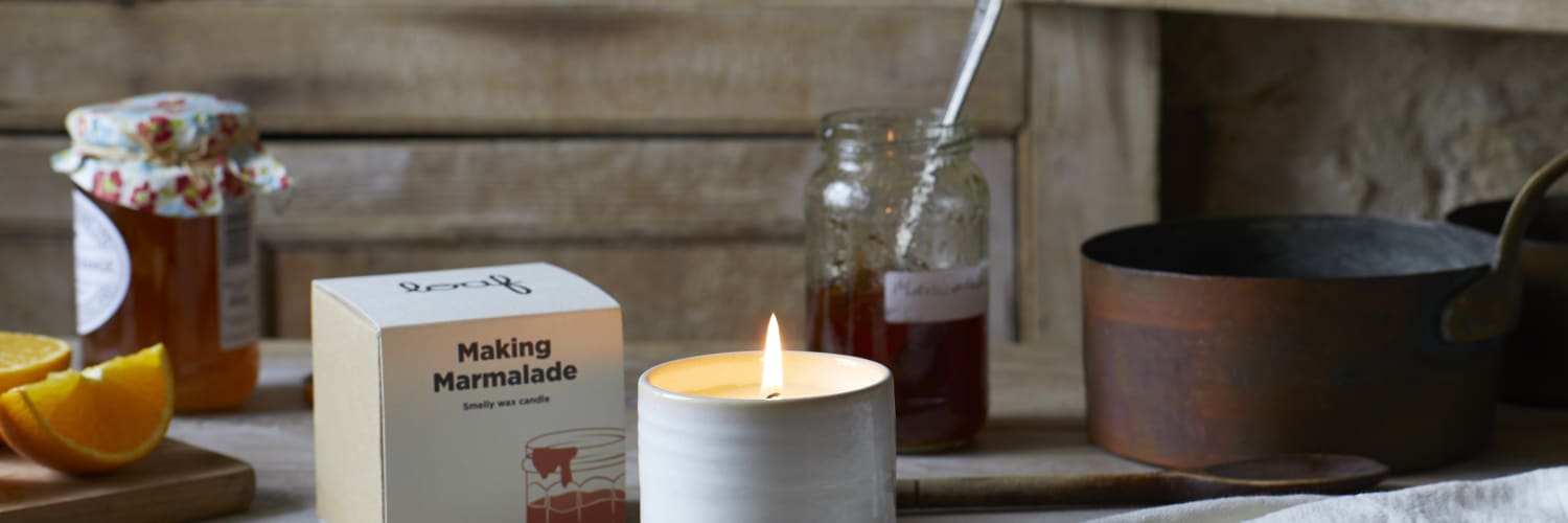 Making Marmalade Smelly Wax Candle