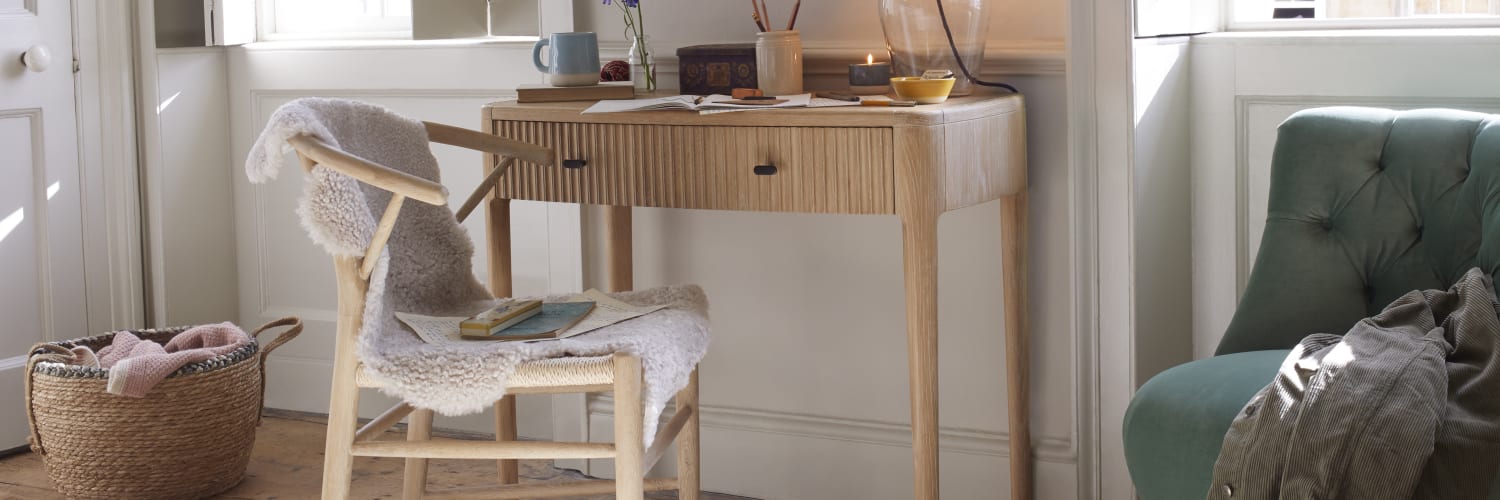 Heyday desk Cropped Lamp on