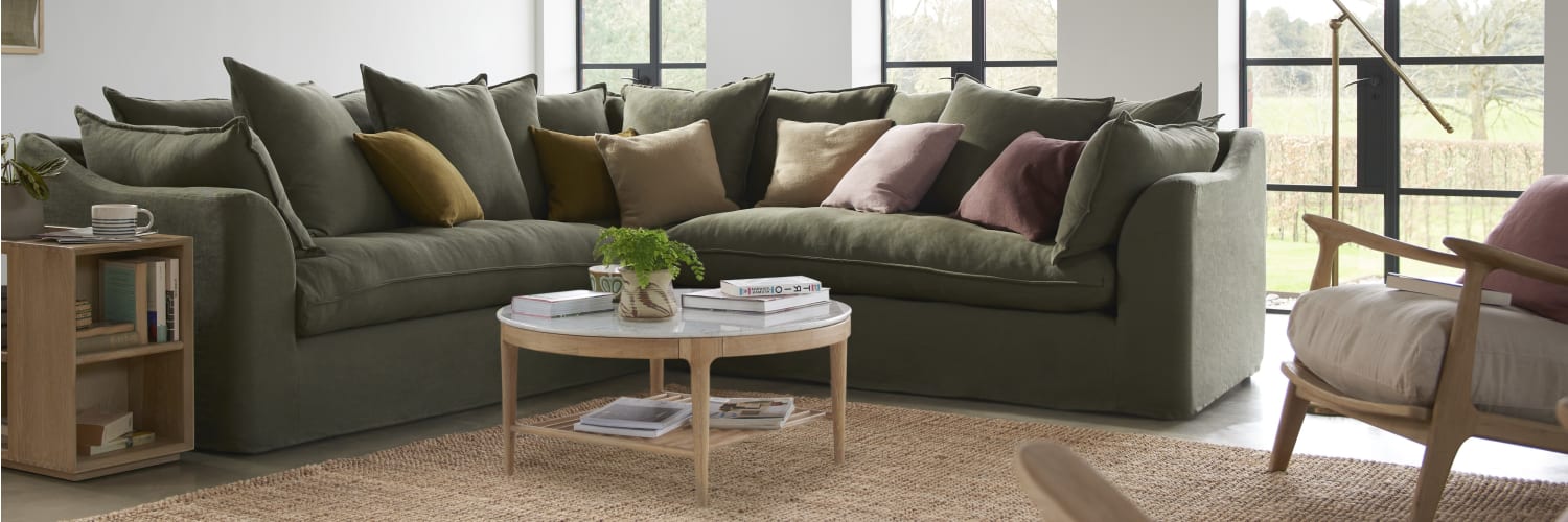Sloafer corner sofa in Baked Fig Clever Linen