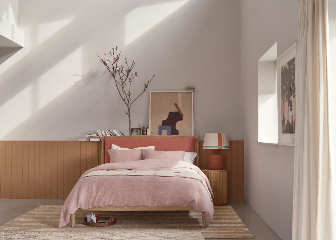 Bagel Bed in Whitewashed Oak in Jam Sandwich Pink Linen