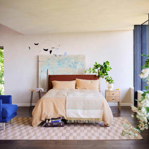 The Ritz has nothing on Pippi.* If you want to wake up feeling like you’ve spent the night in a five-star hotel, here’s our 4 step comfort formula.

*Sadly, our beds do not come with a twinkly-eyed concierge and unlimited room service.

1. Get a proper, handmade base (ours are backed by a 10-year frame guarantee).

2. Add one of our pocket-sprung mattresses, expertly filled with natural wool.

3. Go all out on softness with our beautifully breathable bedding.

4. Top it all off with some tumbled bedlinen in crisp cotton or lazy-day linen.