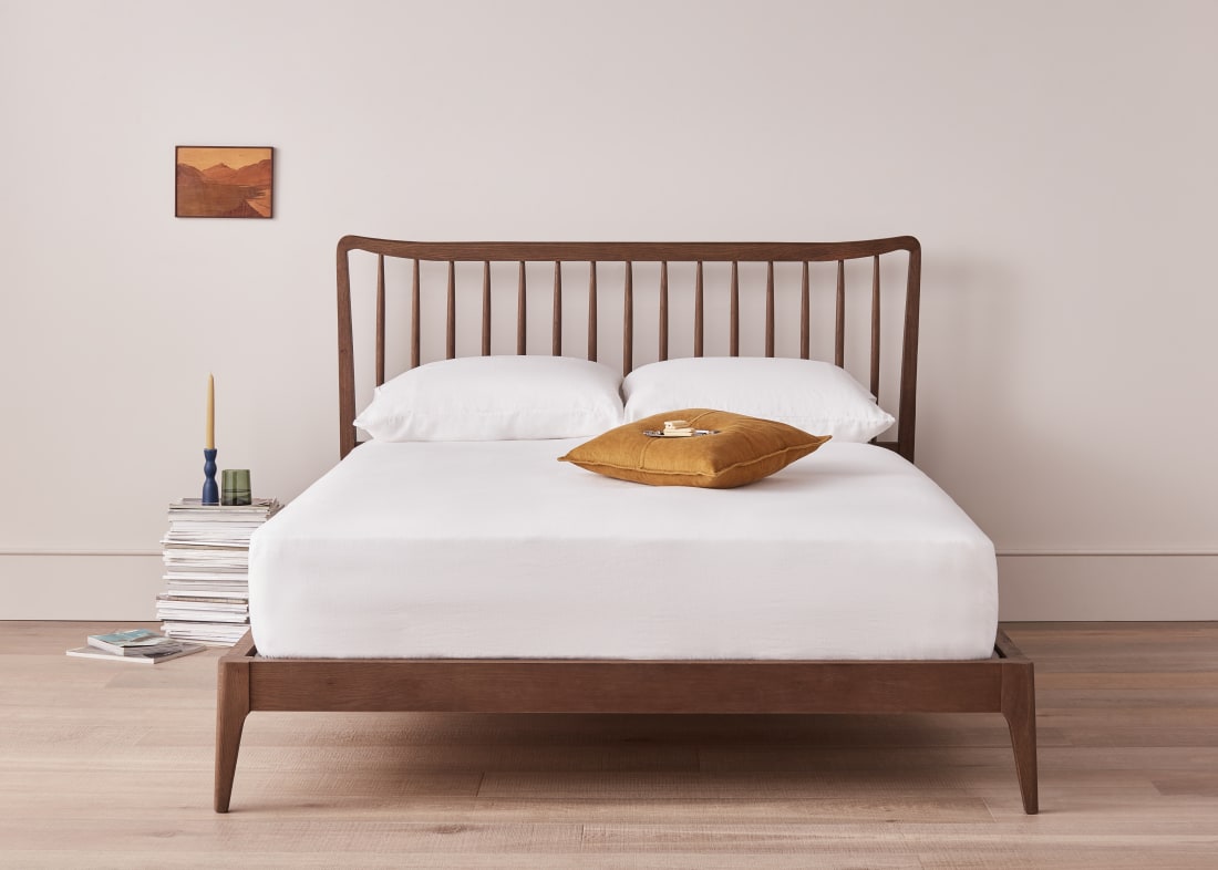 Spindle Bed in Dark Oak