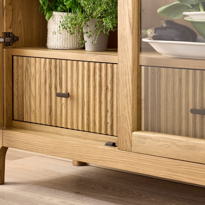 ITEM-002182 KEEPER BIG LAD GLASS CUPBOARD LIGHT OAK DETAIL1