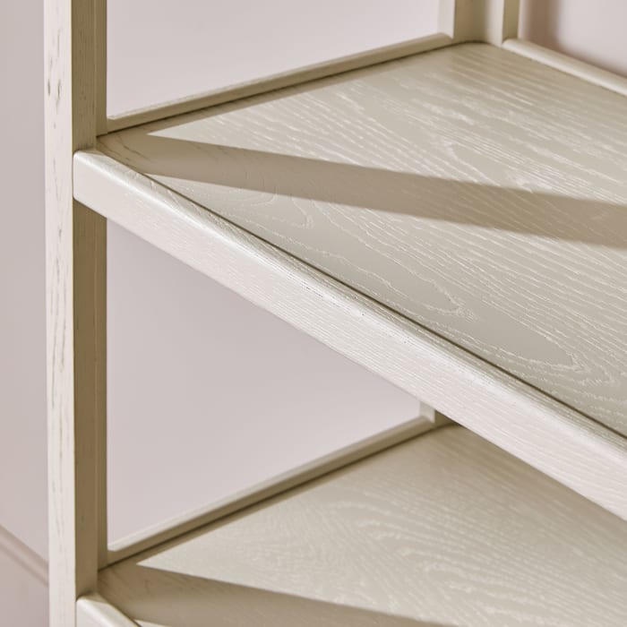 Keeper Flaunty Three of a Kind Set in Egg Box Painted Oak