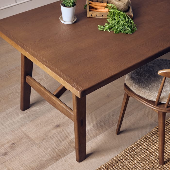 BARNEY TABLE 4