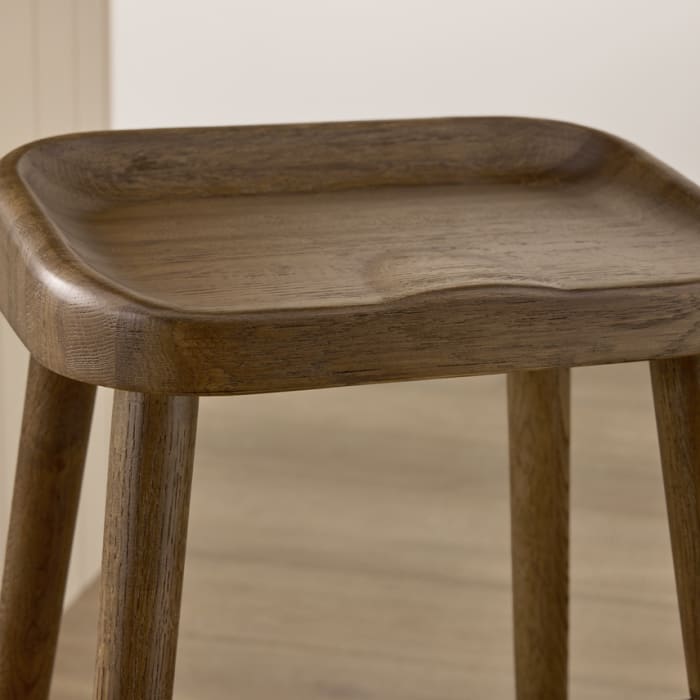 BUMBLE STOOL DARK OAK 18