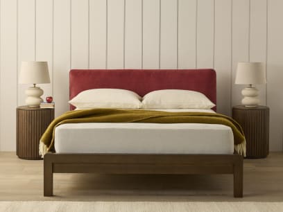 Slumberbatch Bed in Dark Oak in Toffee Apple Red Chenille
