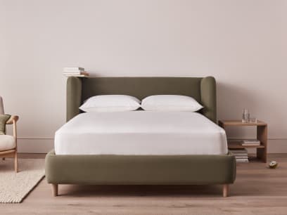 Snoozeliner Bed in Baked Fig Clever Linen