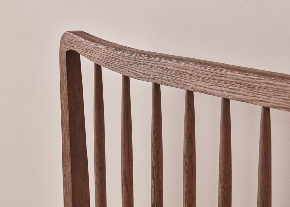 Spindle Bed in Dark Oak