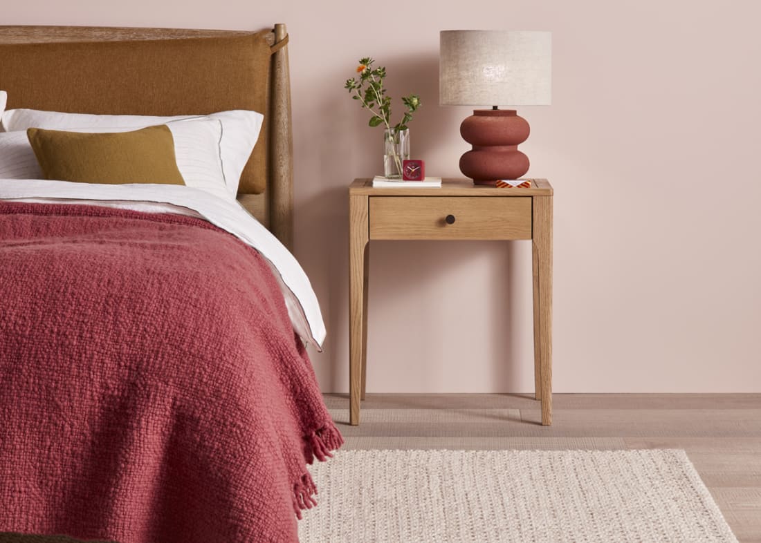 Hide & Sleek Side Table in Light Oak with the Bagel Bed