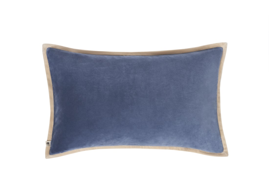 Bordy Edge Velvet Cushion 40 x 66 cm in Blue