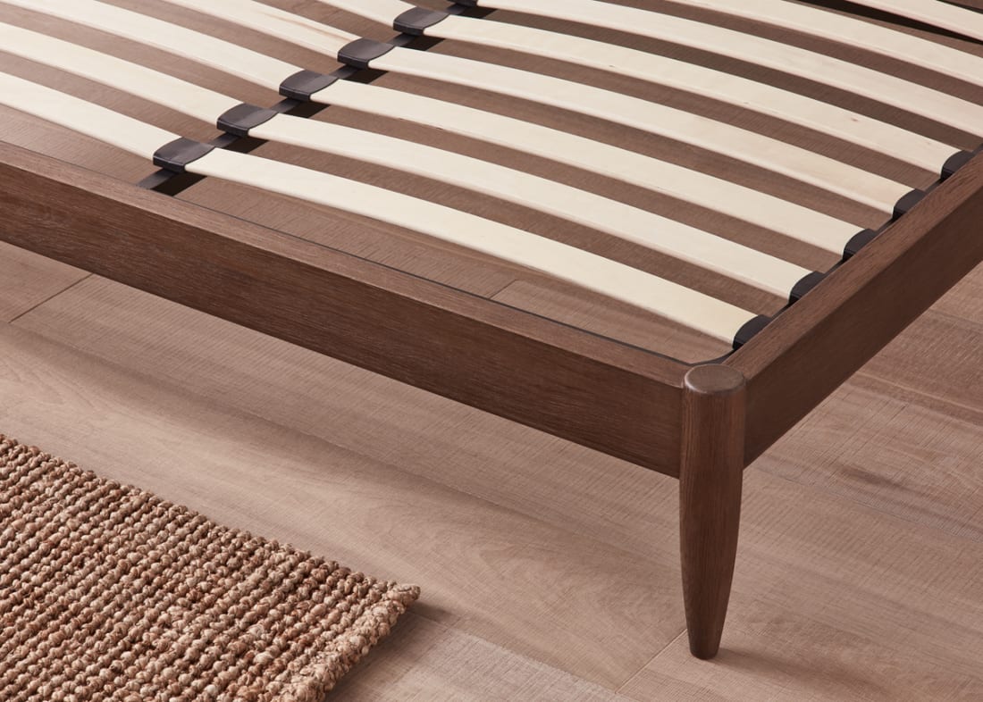 Bagel Bed in Dark Oak