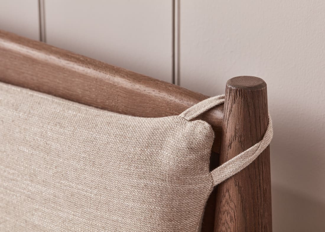 Bagel Bed in Dark Oak