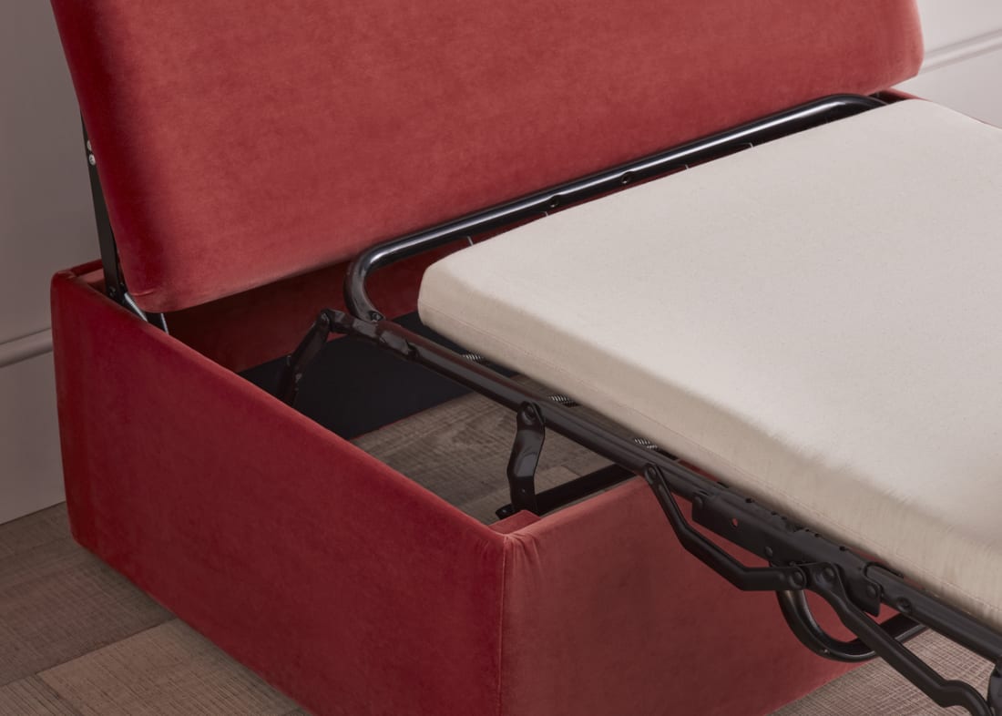 Bed in a Bun in Toffee Apple Red Velvet