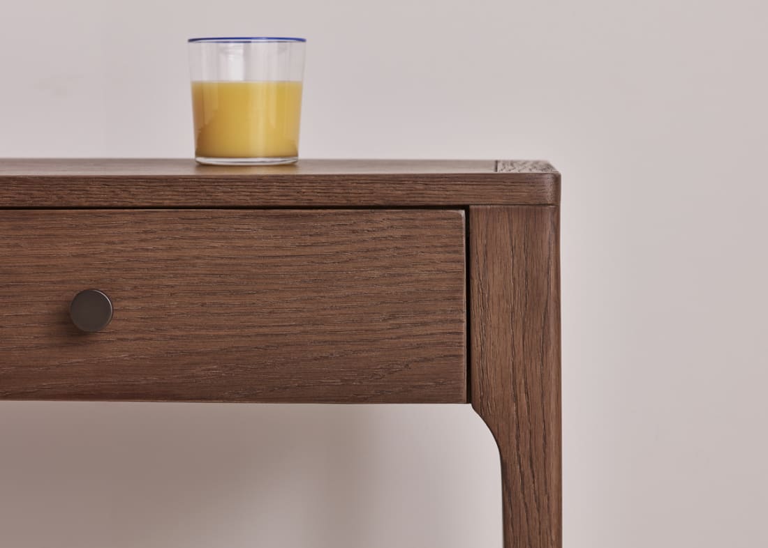 Hide & Sleek Side Table