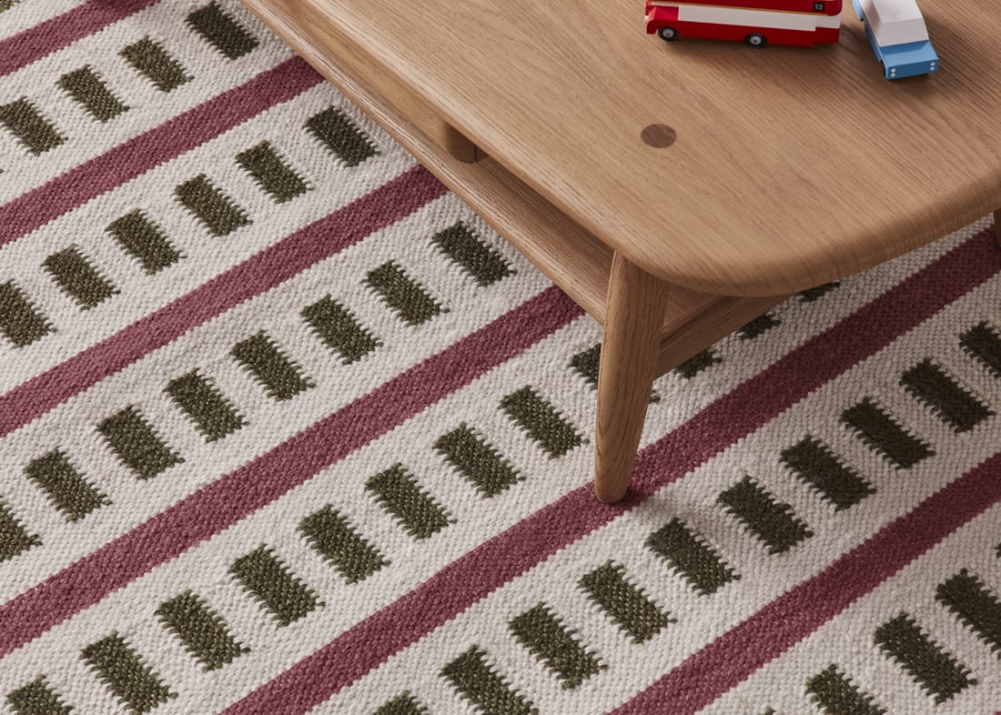 Laddery Wool Rug 300 x 400 cm in Stinging Nettle Green and Pottery Pink