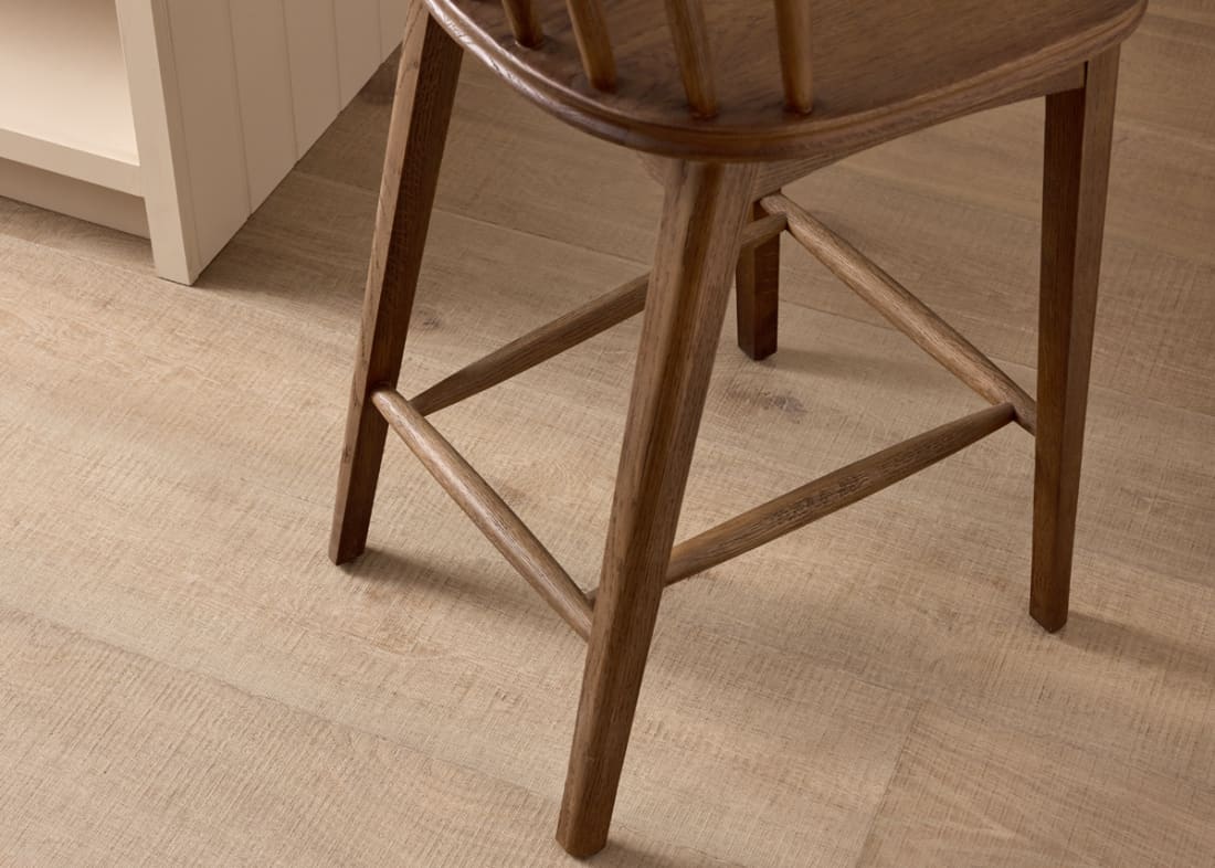 DRUMMER BARSTOOL DARK OAK 3