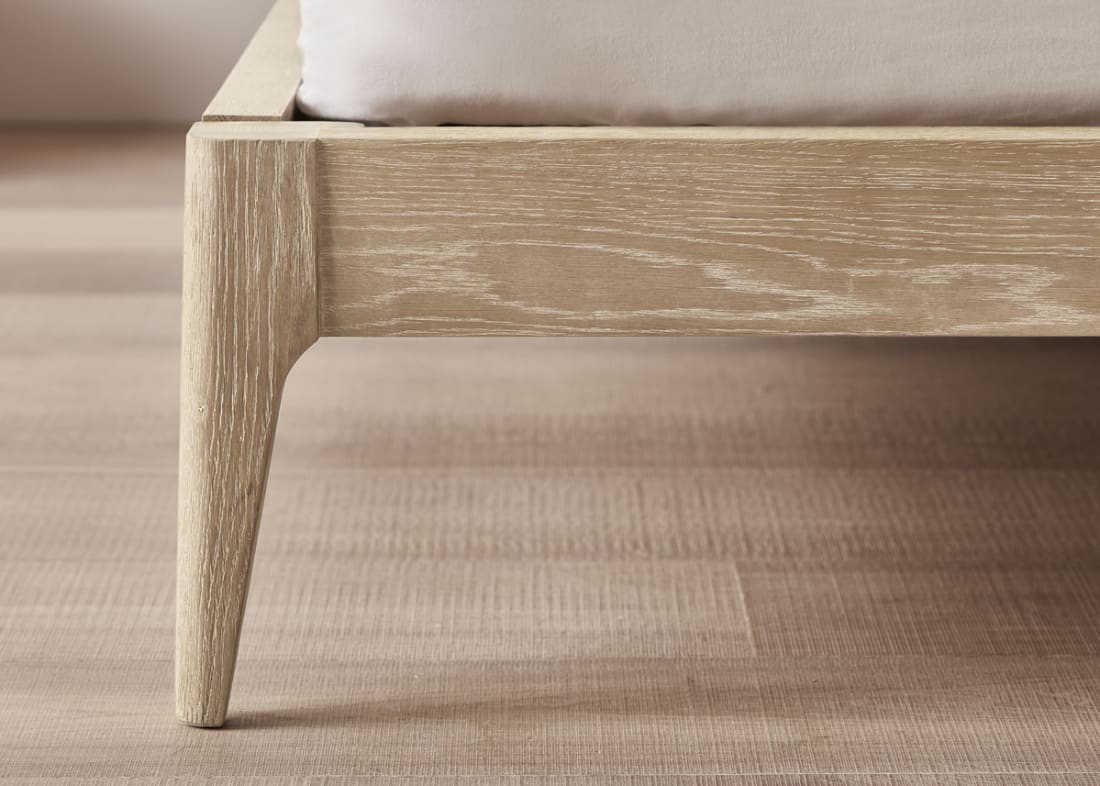 Spindle Bed in Whitewashed Oak