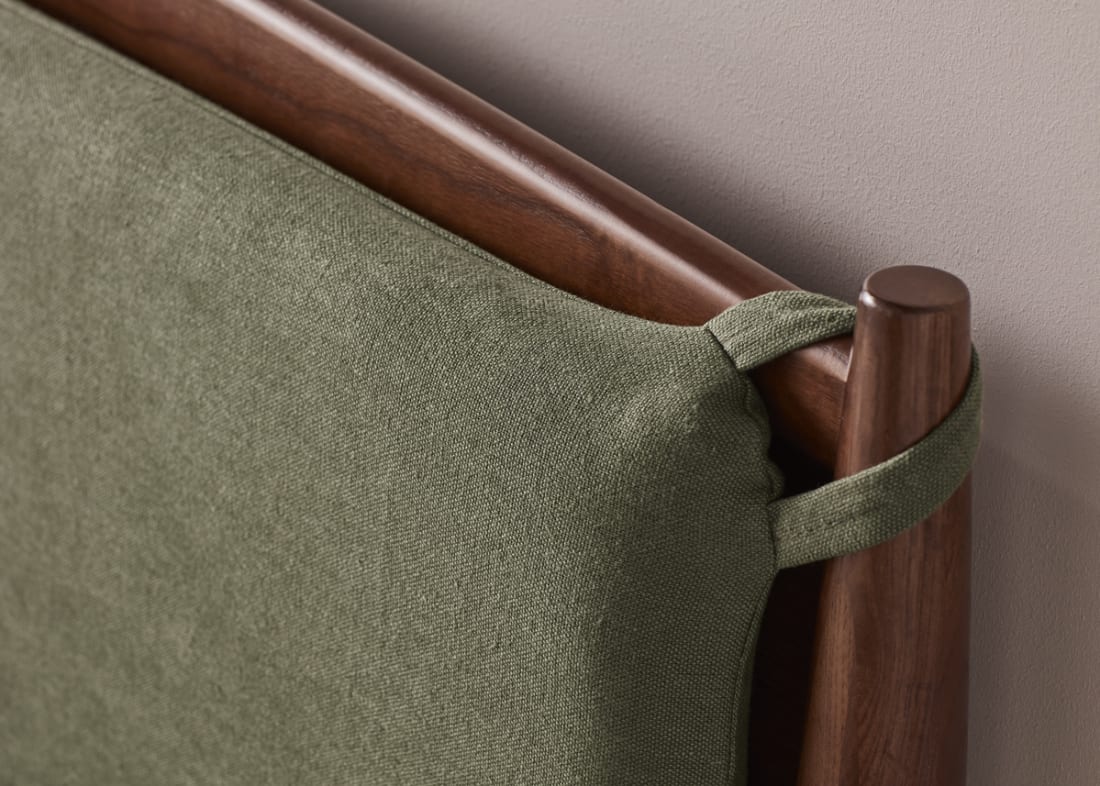 Bagel Bed in Warm Ash