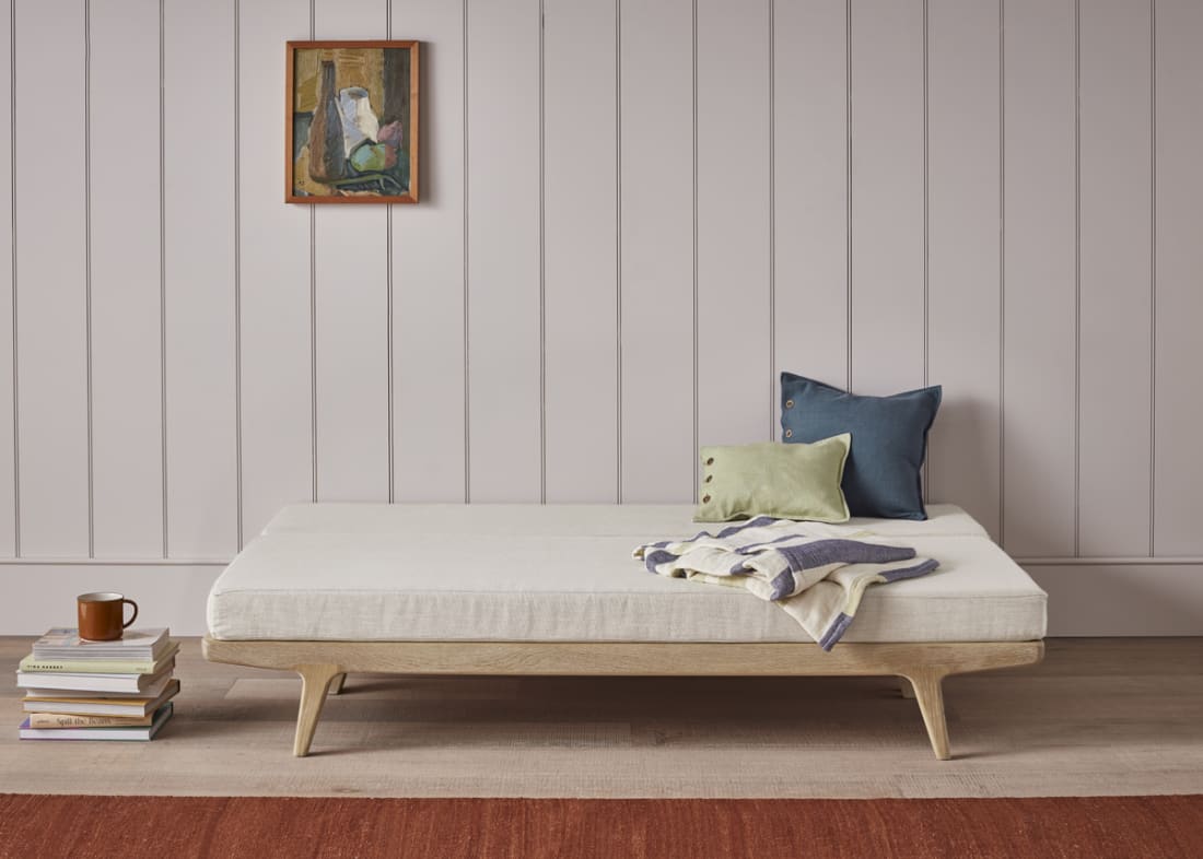 Tip Top Daybed in Whitewashed Oak