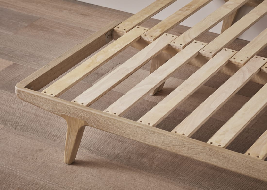 Tip Top Daybed in Whitewashed Oak