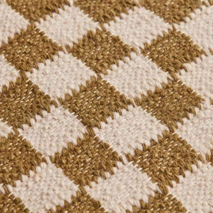 661221 square checkerboard rug olive 04 001
