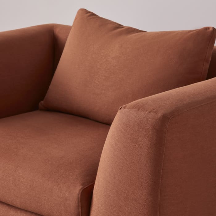 690347-la-dolce-loveseat-03-005