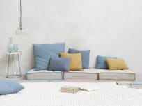 Floor top cushion bed