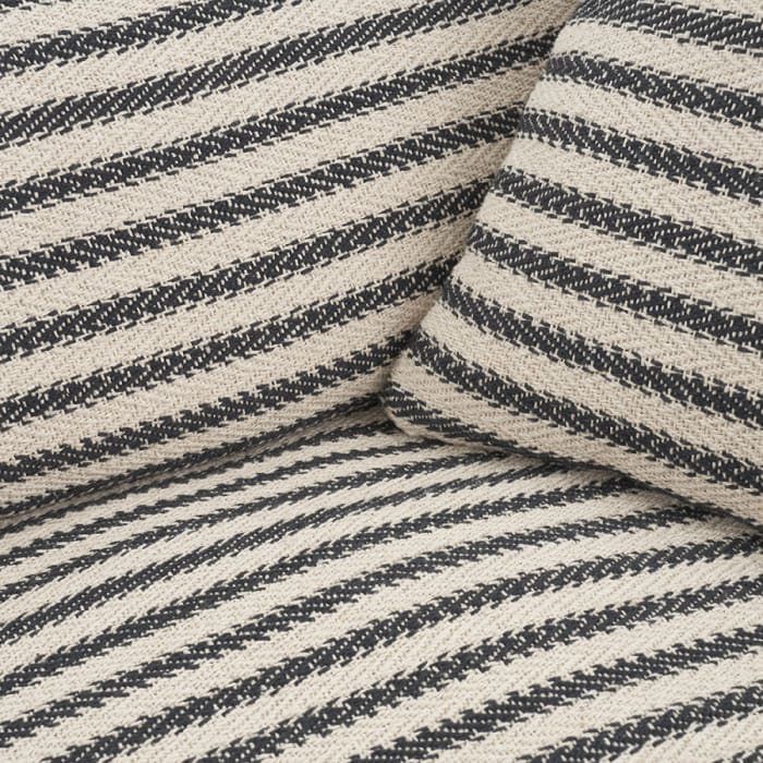 563633 woofins dog bed in stripe detail 2