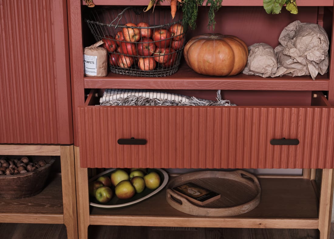 Keeper Double Shelfie & Legsie Set with Wooden Doors in Broken Pot Painted Oak
