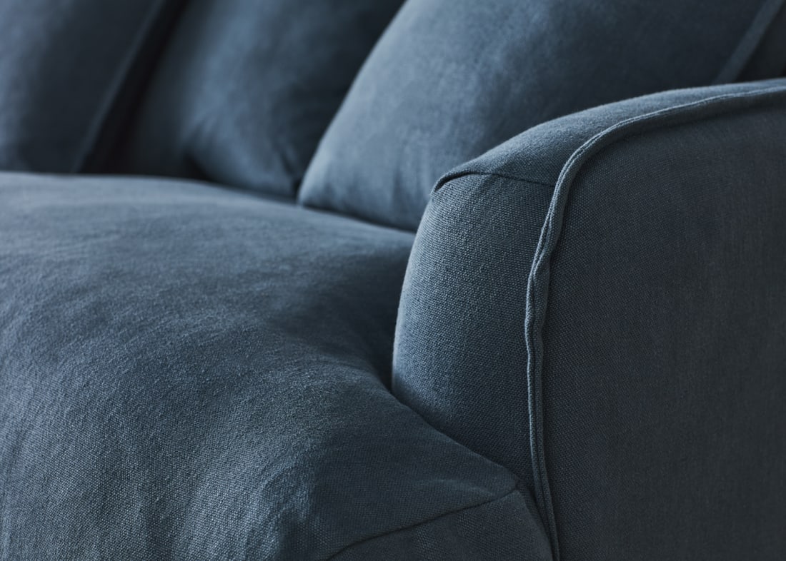 Smooch Chaise Sofa in Hosepipe Teal Linen