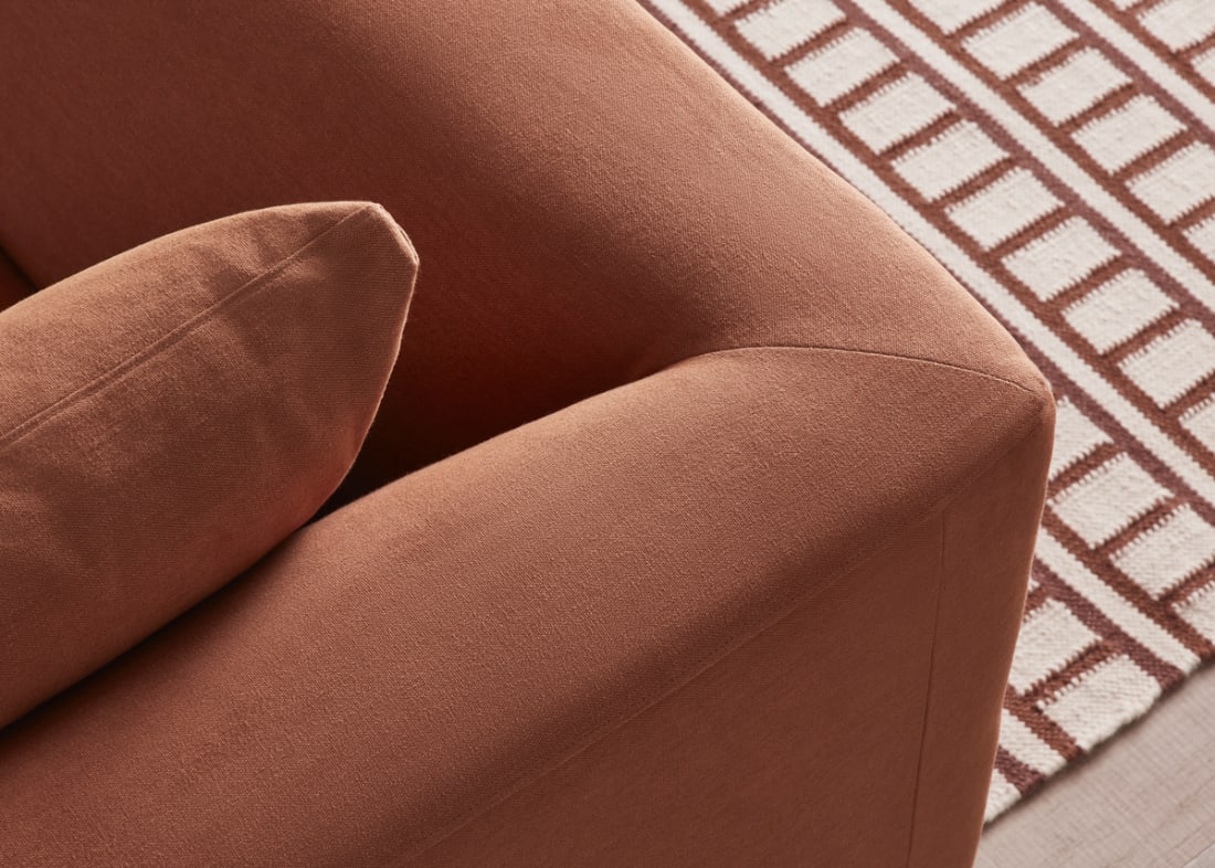 690343-la-dolce-loveseat-05-006