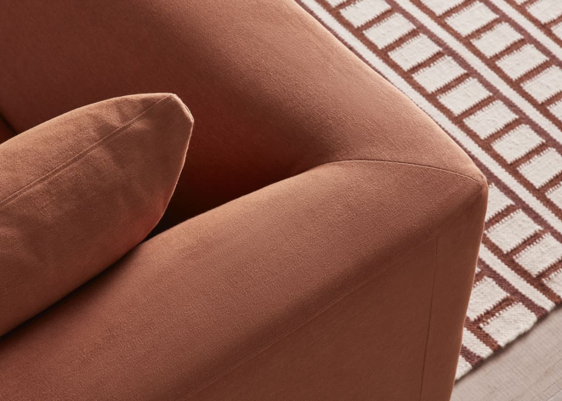 690343-la-dolce-loveseat-05-006